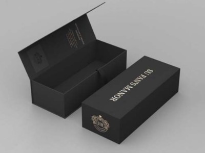 包裝盒定制廠家為您分析，為什么酒盒包裝覆膜后會出現(xiàn)顏色色差？