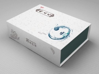 禮品盒廠家設(shè)計(jì)了一款，具有實(shí)用性和精美的茶葉包裝盒